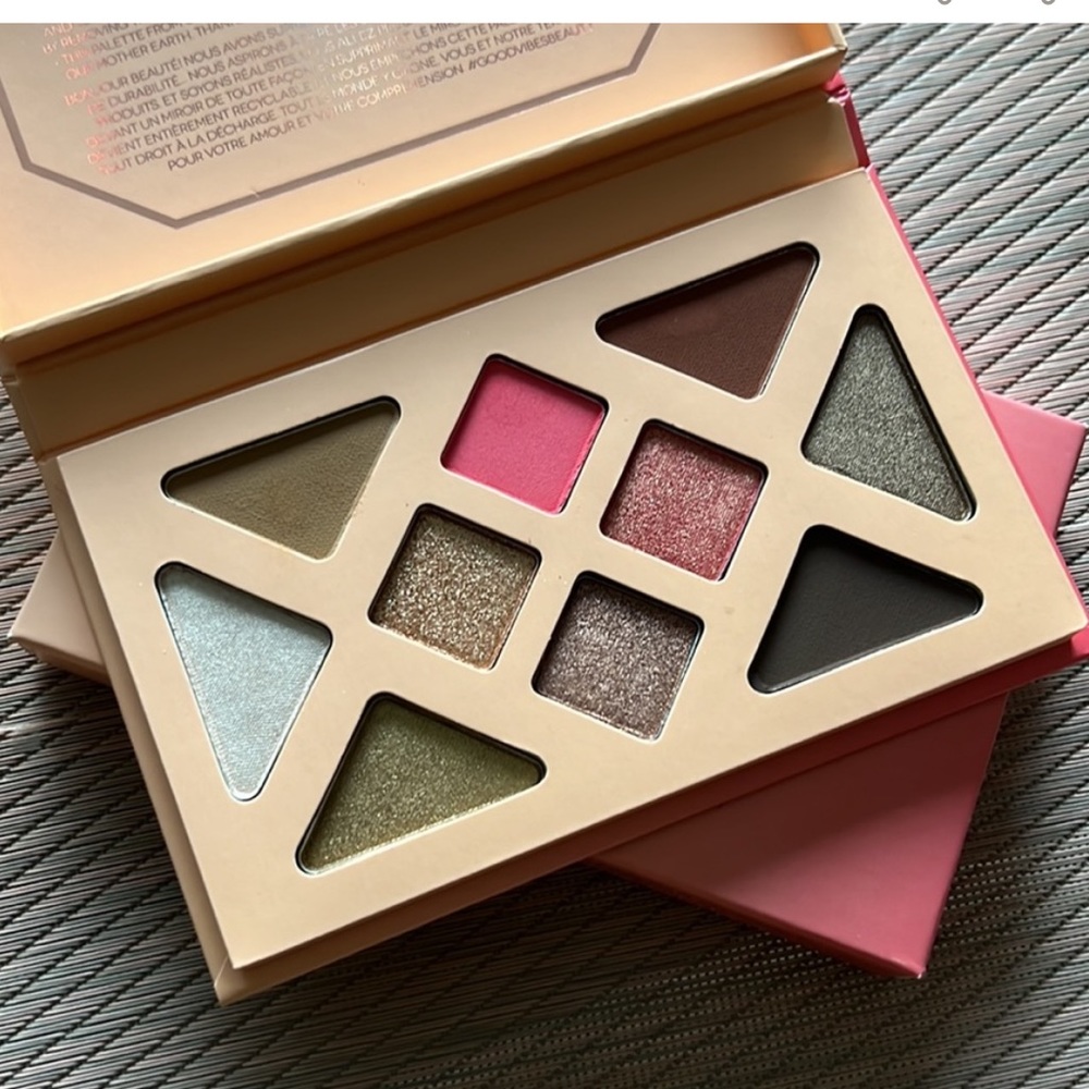 NWT ĀTHR BEAUTY Desert Sunset Palette